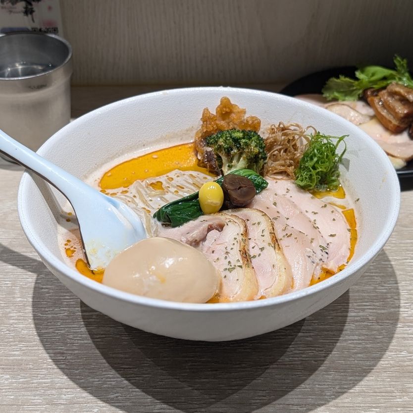 雞勵軒-雞創造拉麵