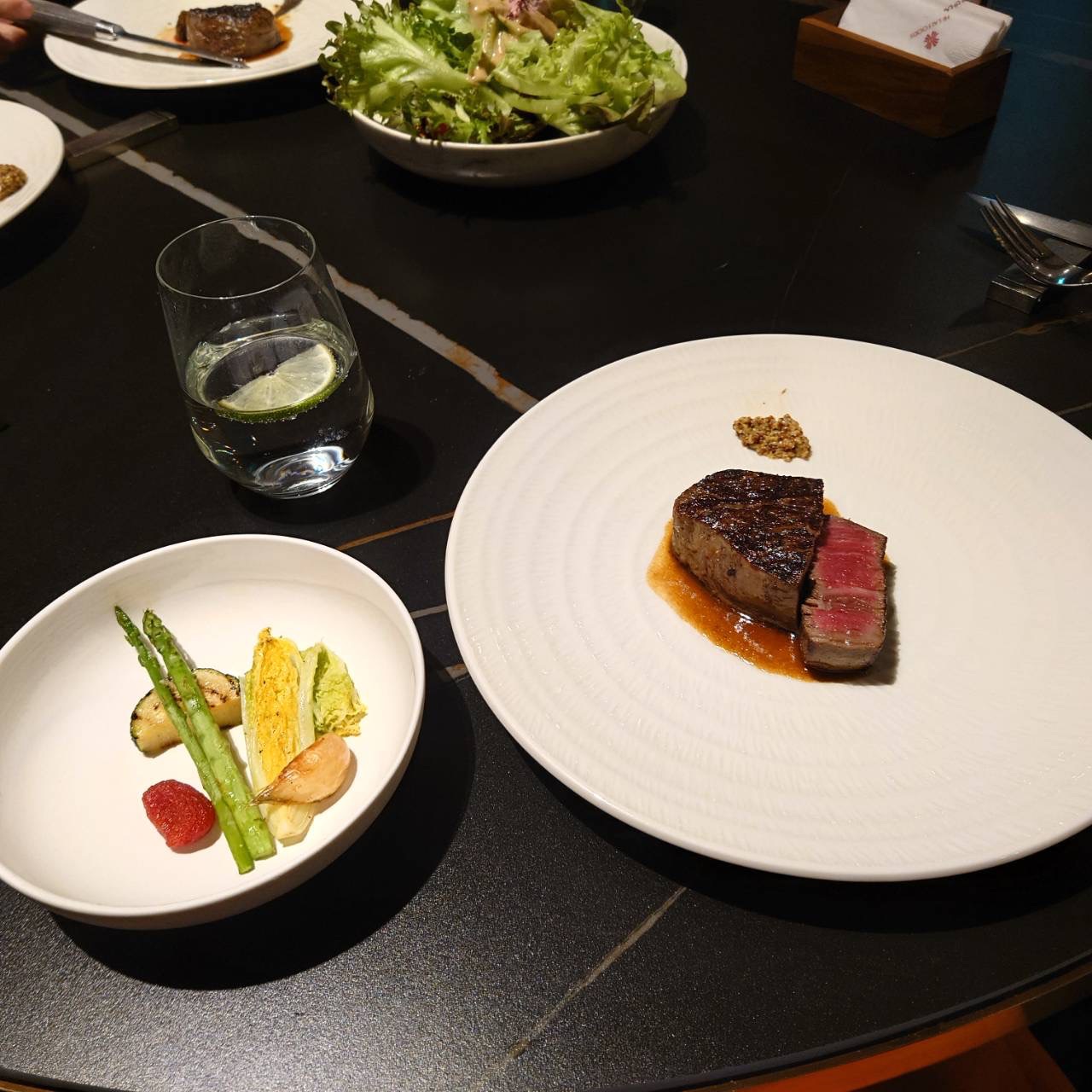 漢來飯店牛排館餐廳