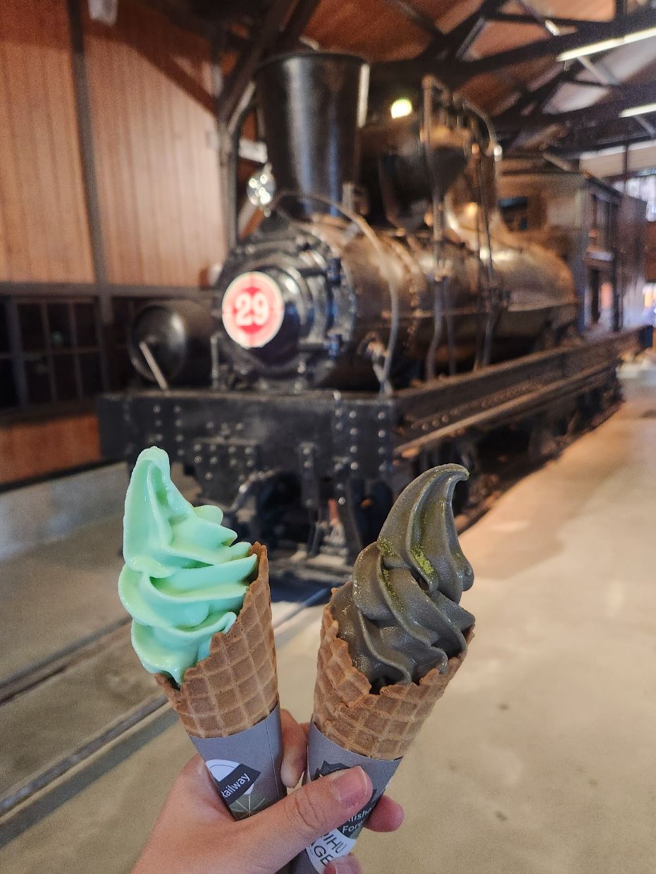 1912奮起湖機關車庫