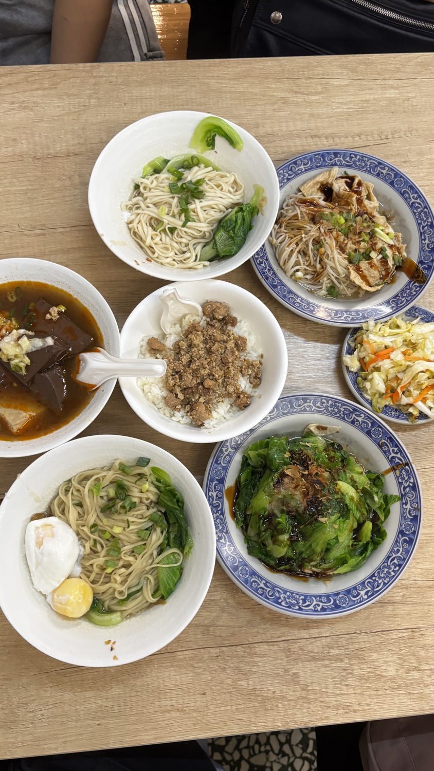 小醬臭豆腐古早麵-埔里總店 小醬臭豆腐古早麵-員林分店