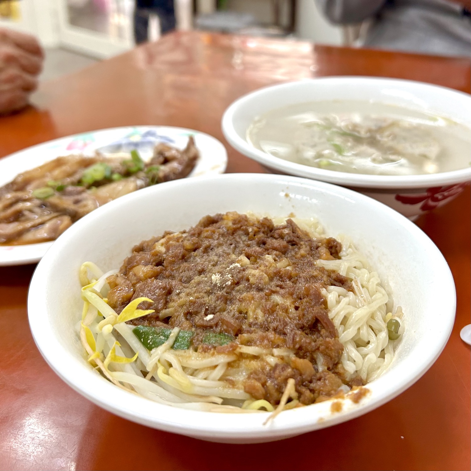 中日麵攤(原新港魯肉飯)