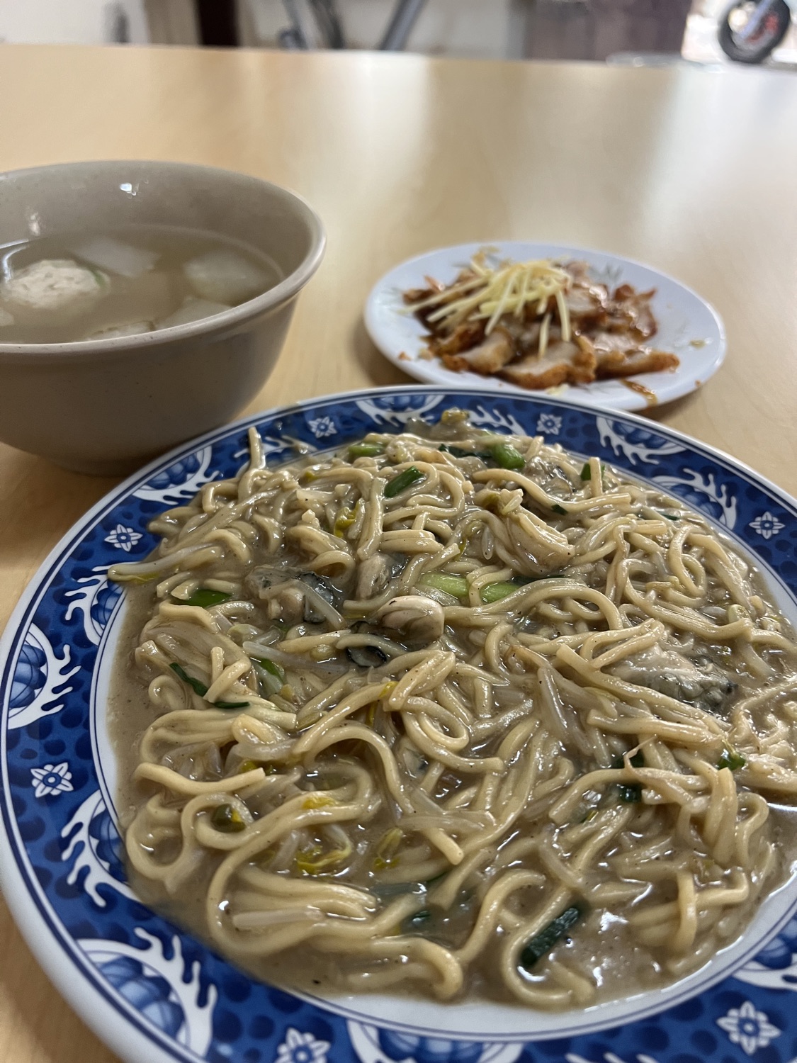 黃家鱟殼炒蚵仔麵