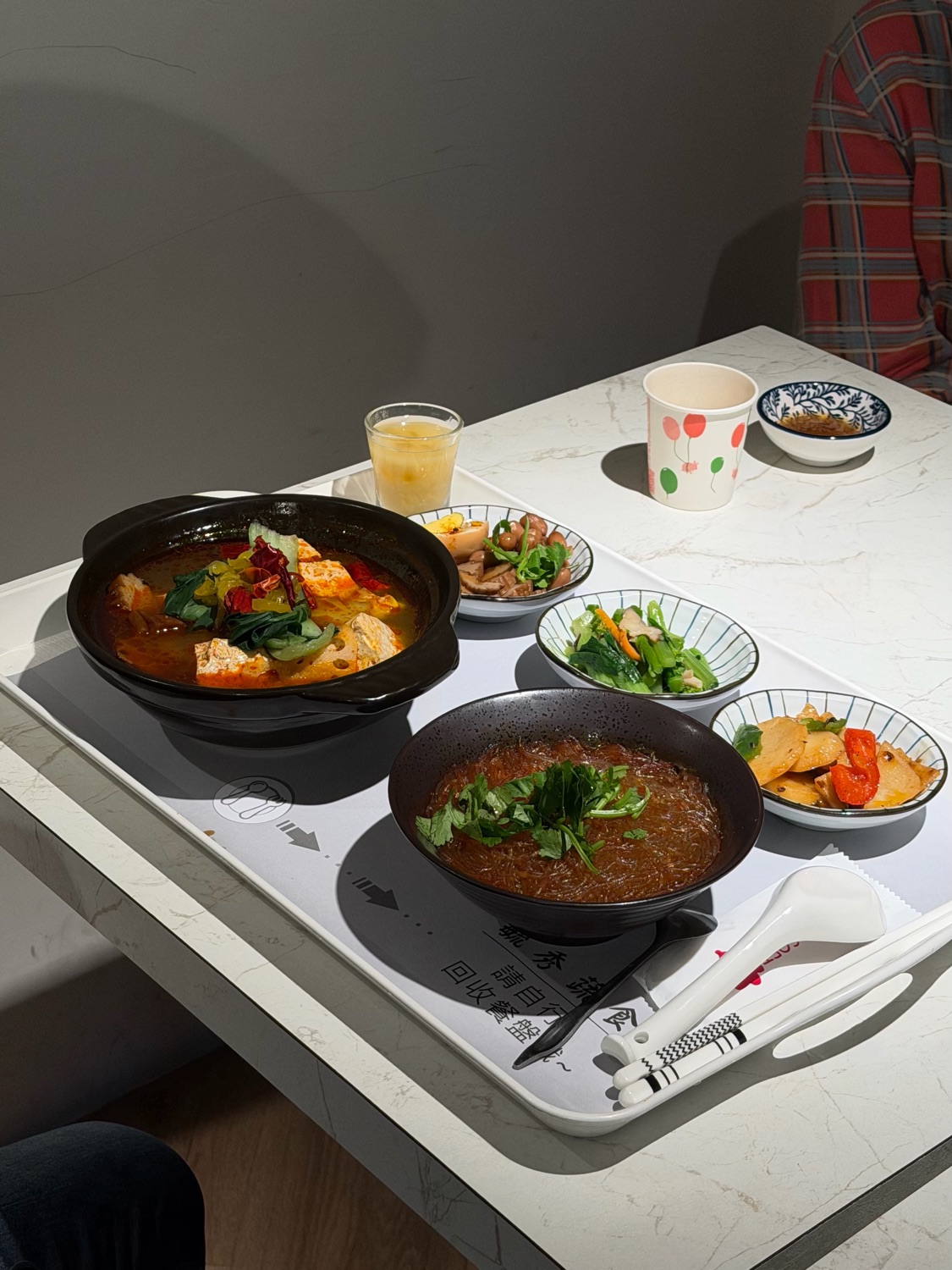 毓秀蔬食廚房 (供餐時間11:00-15:00）