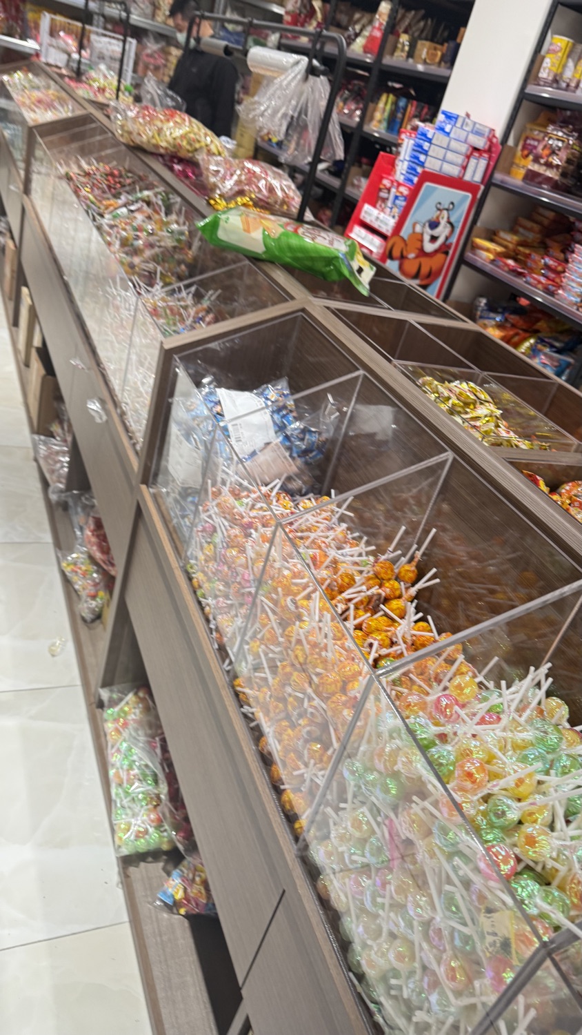 隆達食品飲料企業行 (餅乾 零食工廠)