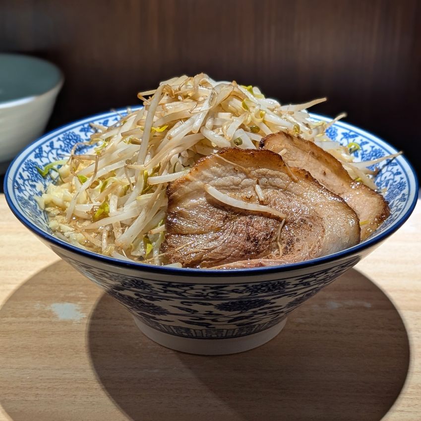 吞山郎二郎風拉麵專賣店
