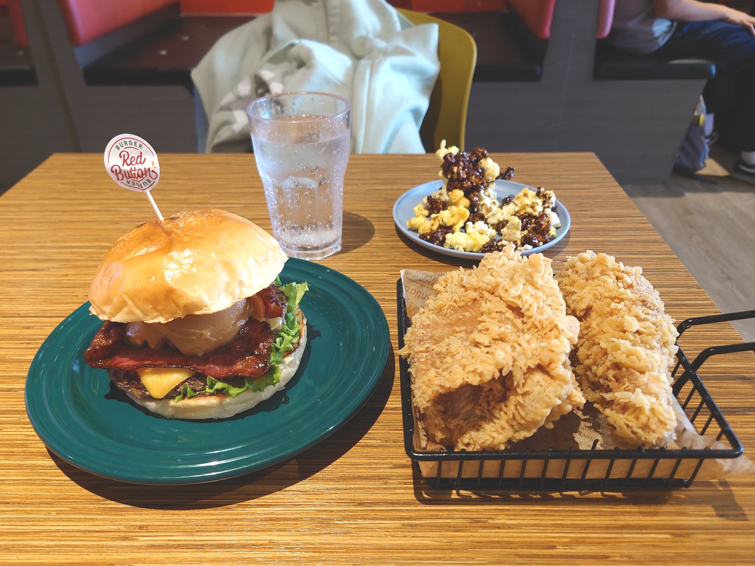 紅鈕釦美式餐廳(已改善出餐效率)