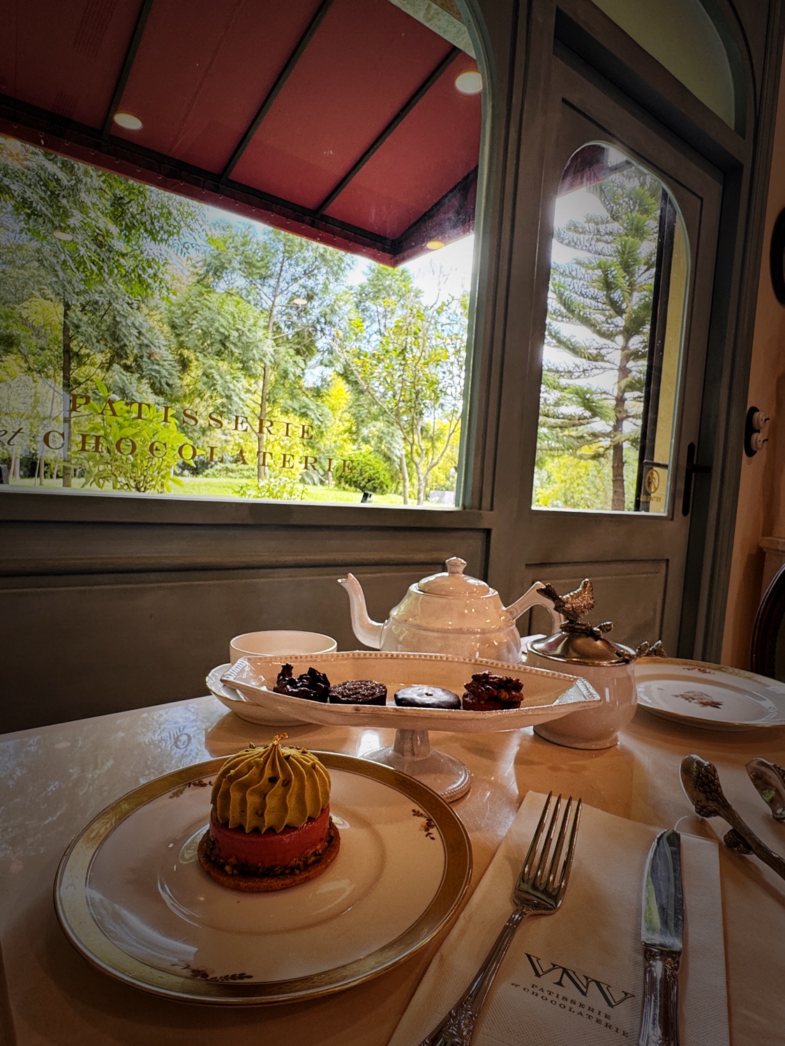 VNV Pâtisserie et Chocolaterie 法式甜點巧克力店 (內用請預約）