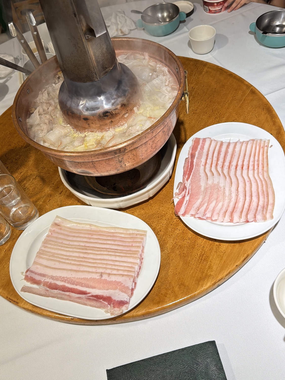 圍爐酸菜白肉火鍋