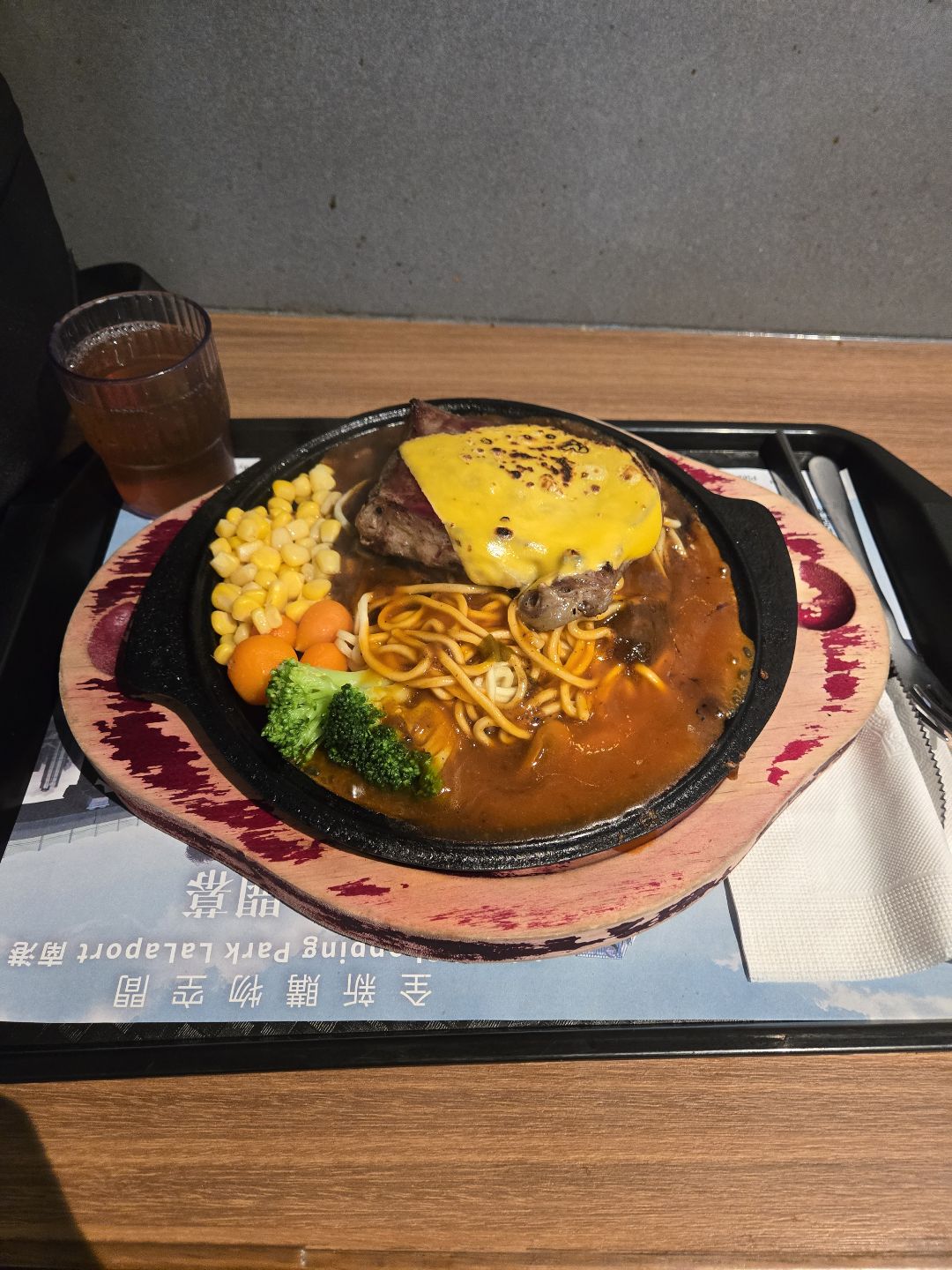 牛品牛排專賣店lalaport