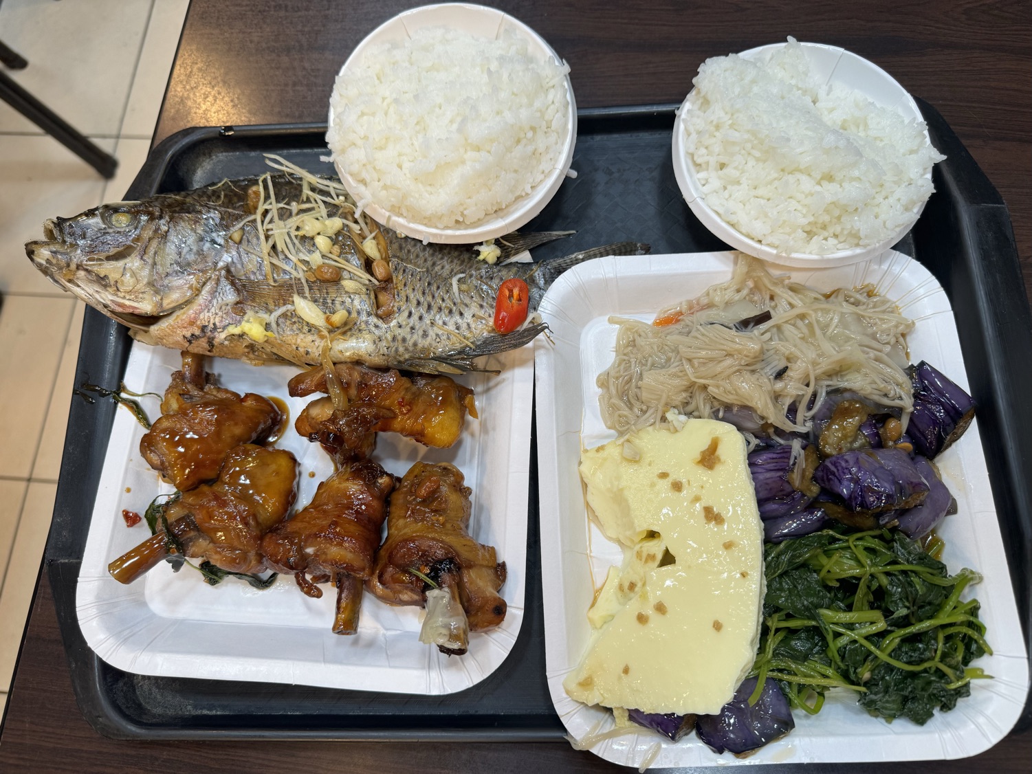 東群精緻自助餐