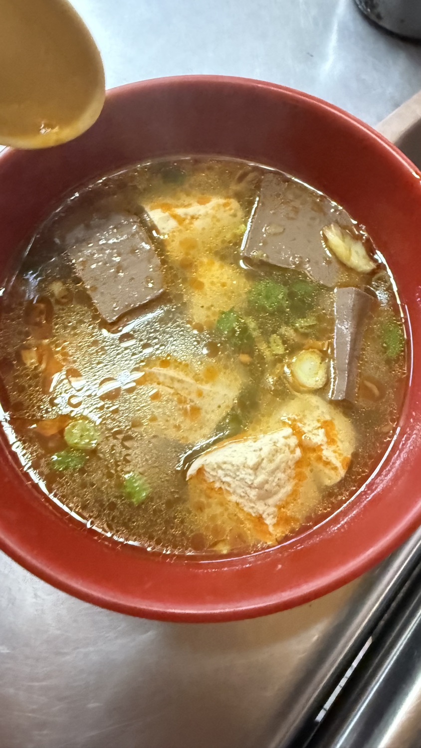 台北城招牌麻辣鴨血臭豆腐
