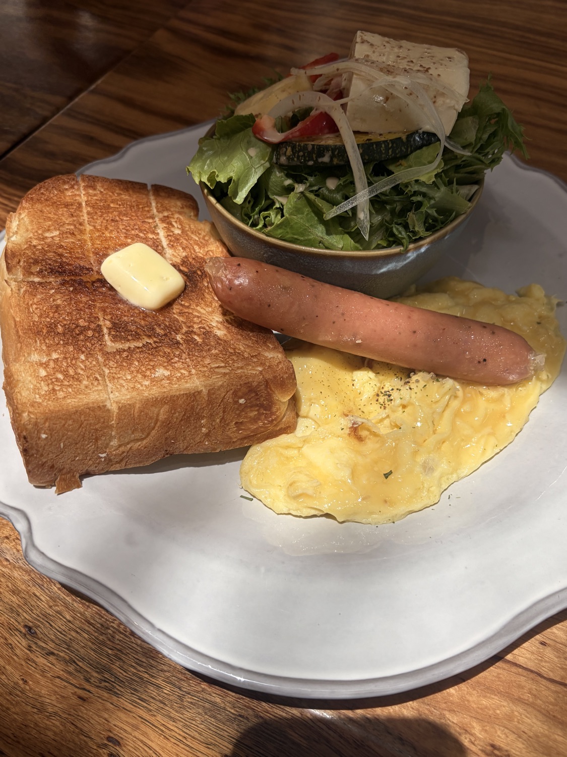 YOLO MOMENT 新美式舒食 & 烘焙坊