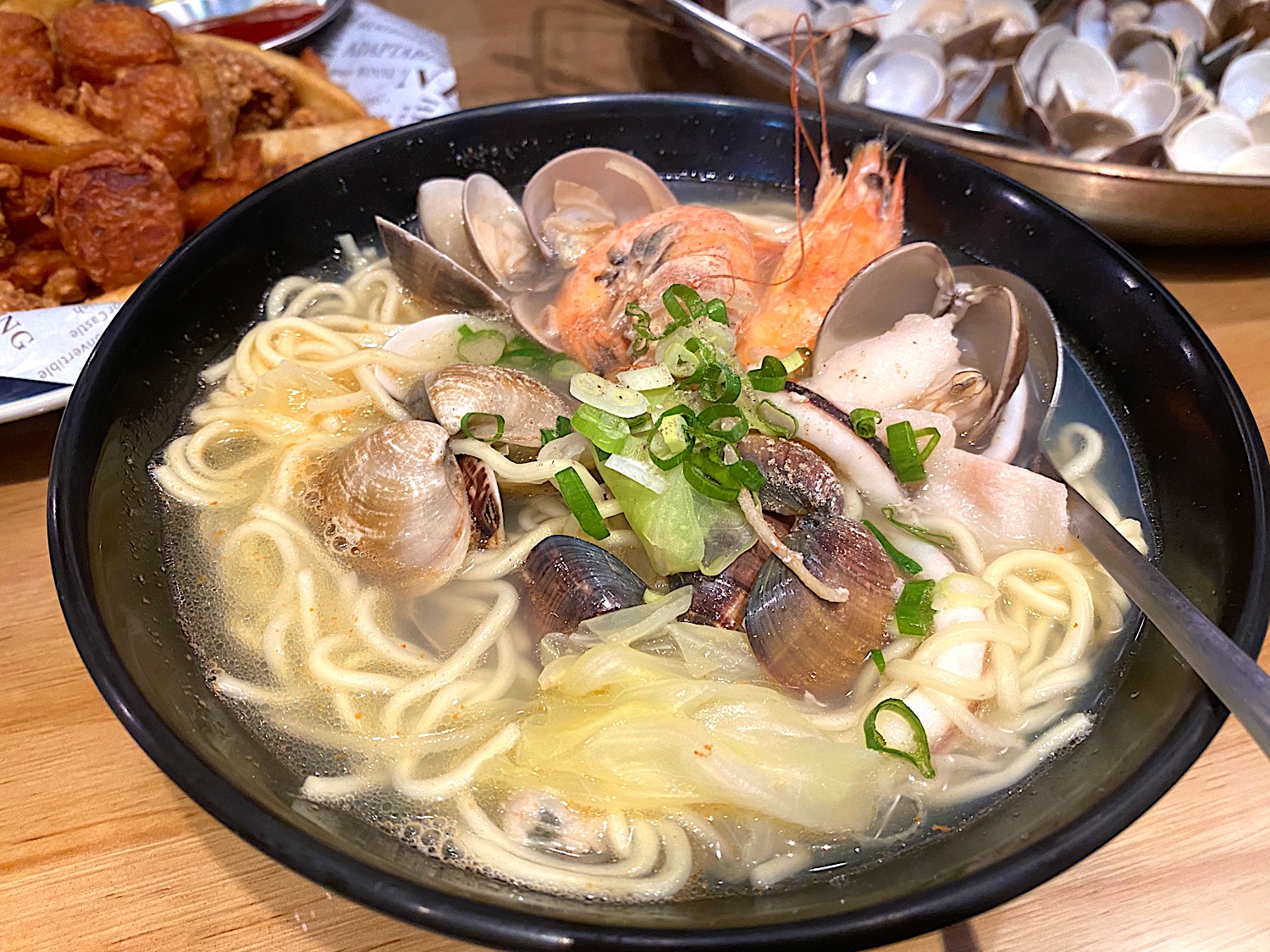 哈基咪海鮮餐酒館