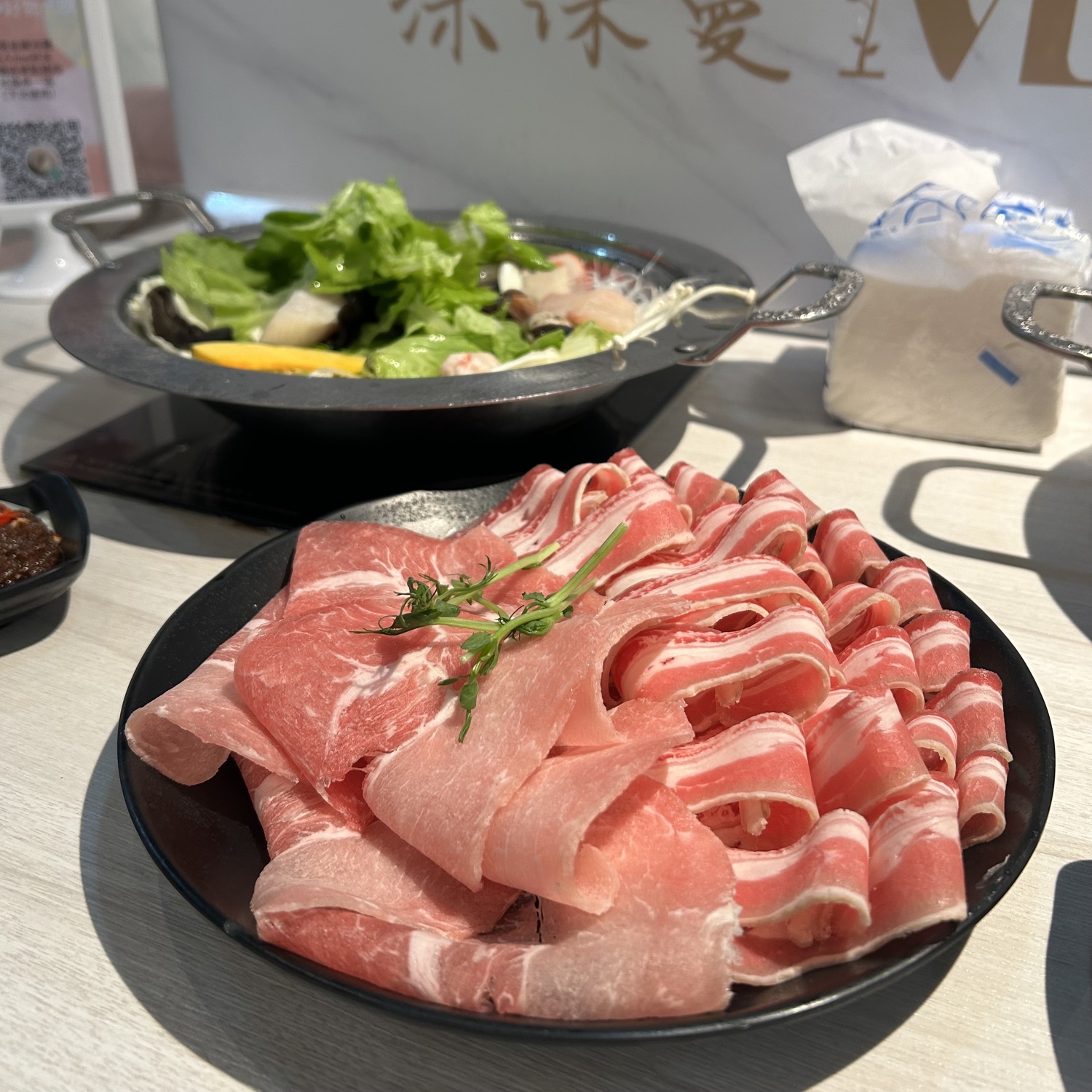 深深蔓逸品鍋物 博愛店