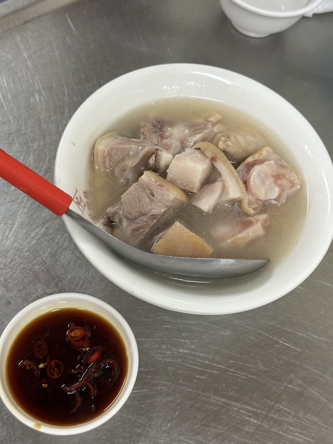 基隆紀家豬腳原汁專家