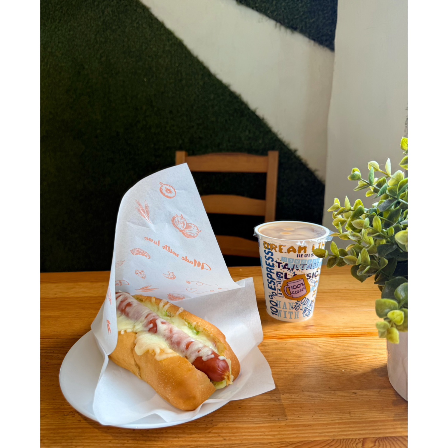 杰西啃早餐