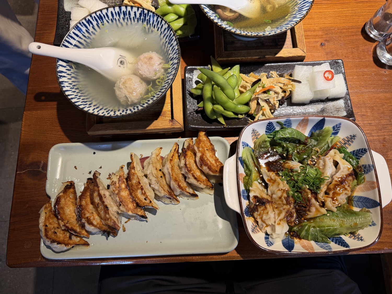 阿薄郎薄皮餃子台式小酒館